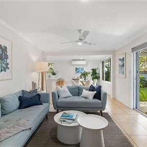 https://sunny-coast-beach-house.hotelssunshinecoast.net