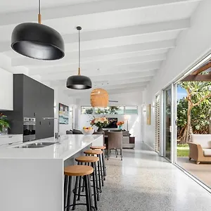https://elanda-st-home-luxurious-beachside-living.hotelssunshinecoast.net